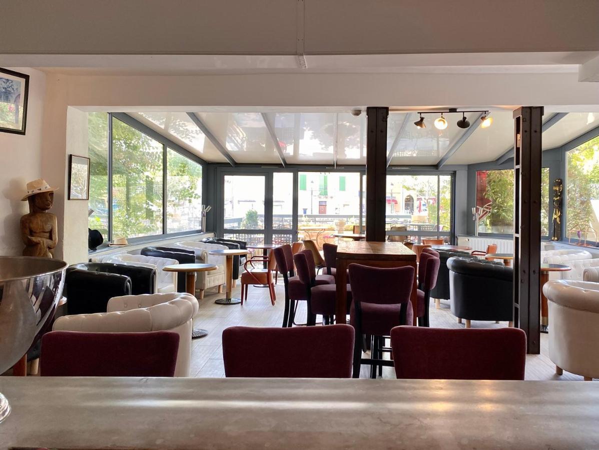 Rive Droite Hotel Apt Luaran gambar